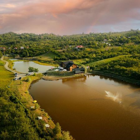 فندق Mountain Lake Jbs Focşani المظهر الخارجي الصورة