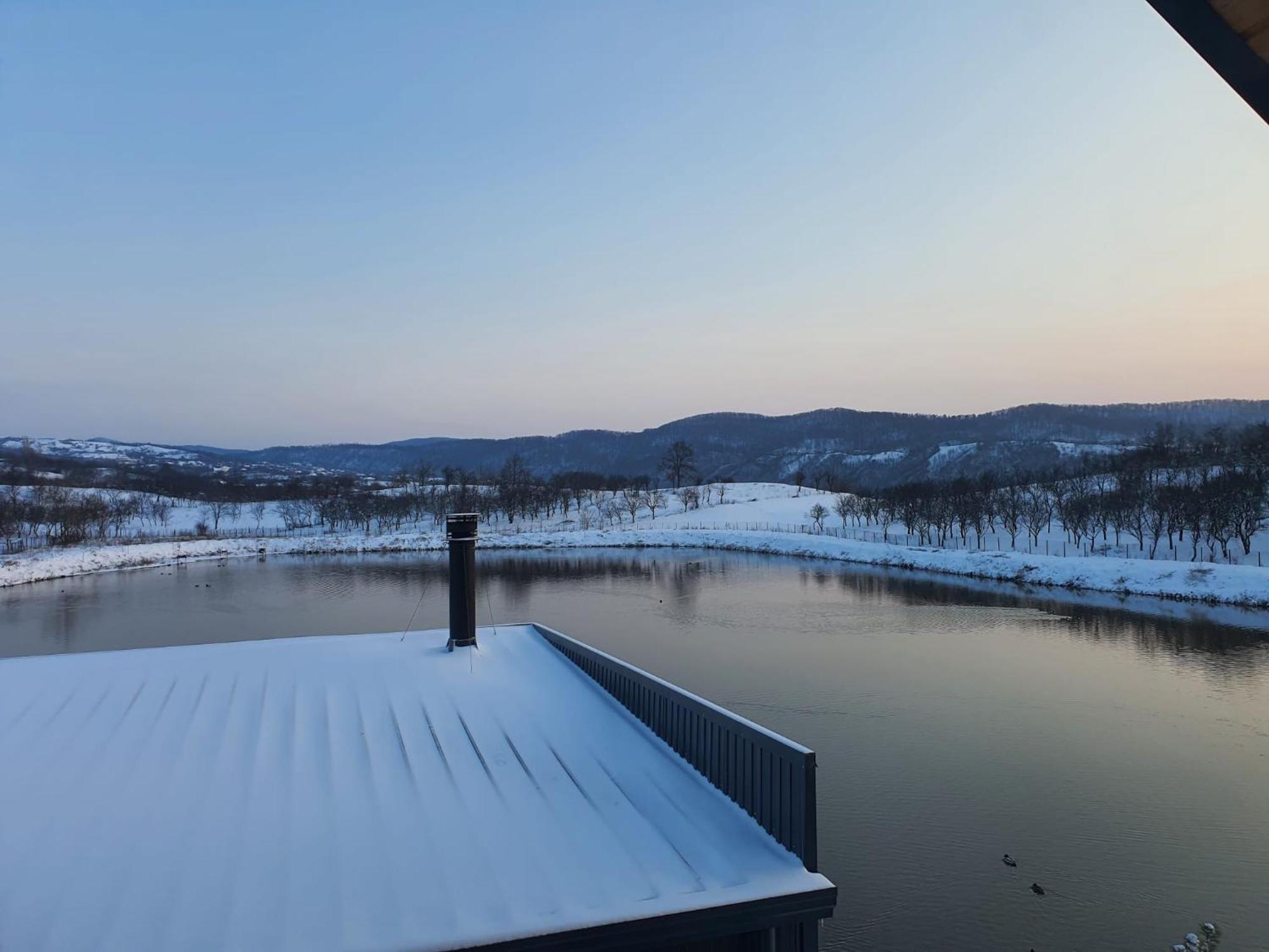 فندق Mountain Lake Jbs Focşani المظهر الخارجي الصورة